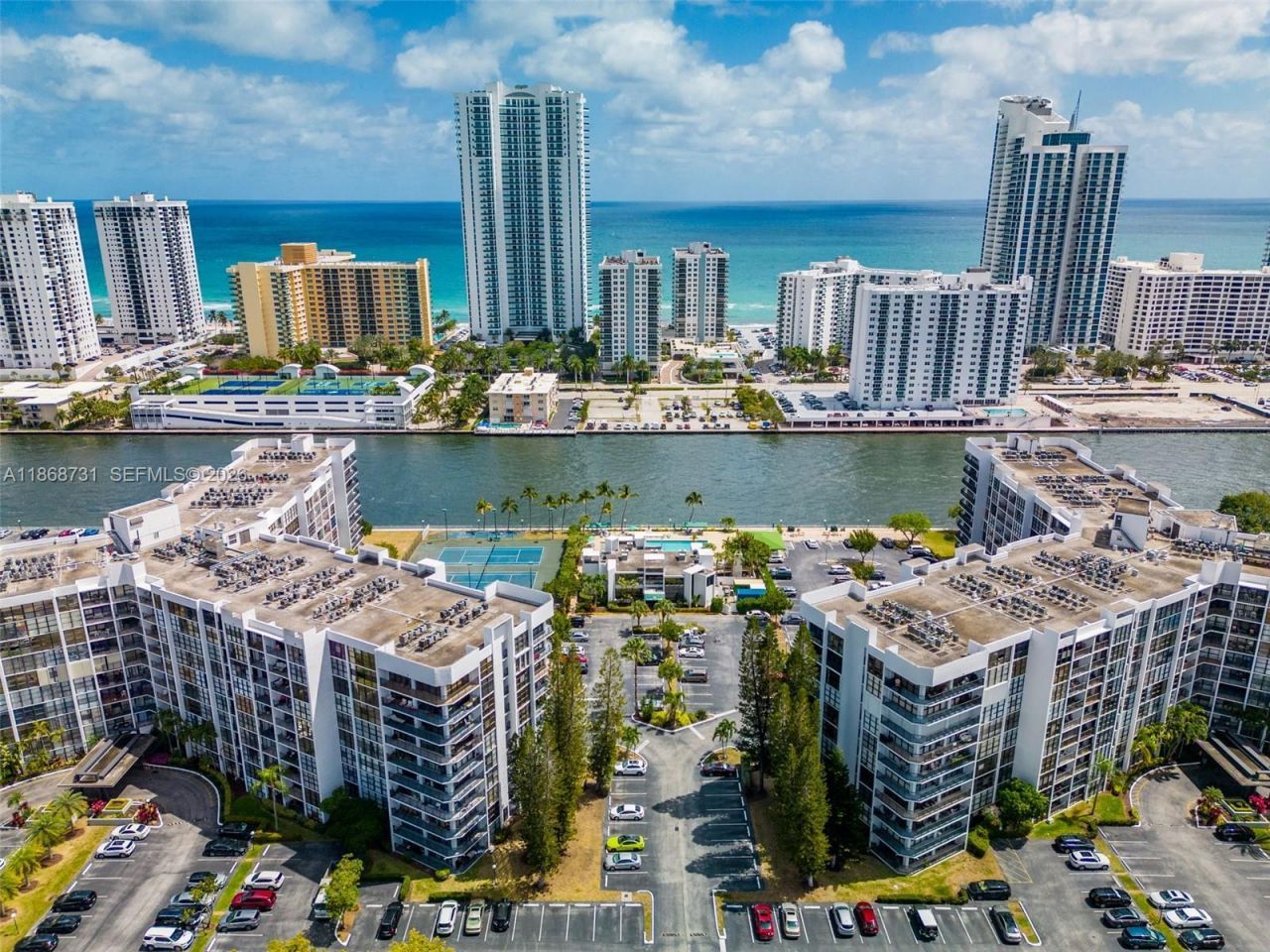 1000 Parkview Dr, Unit 1025, Hallandale Beach, FL 33009 Photo