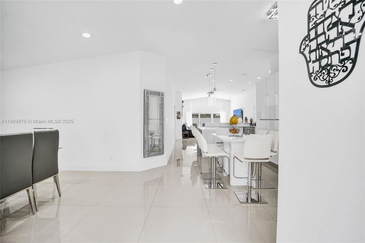 1636 SW 108th Ter, Davie, FL 33324 Photo