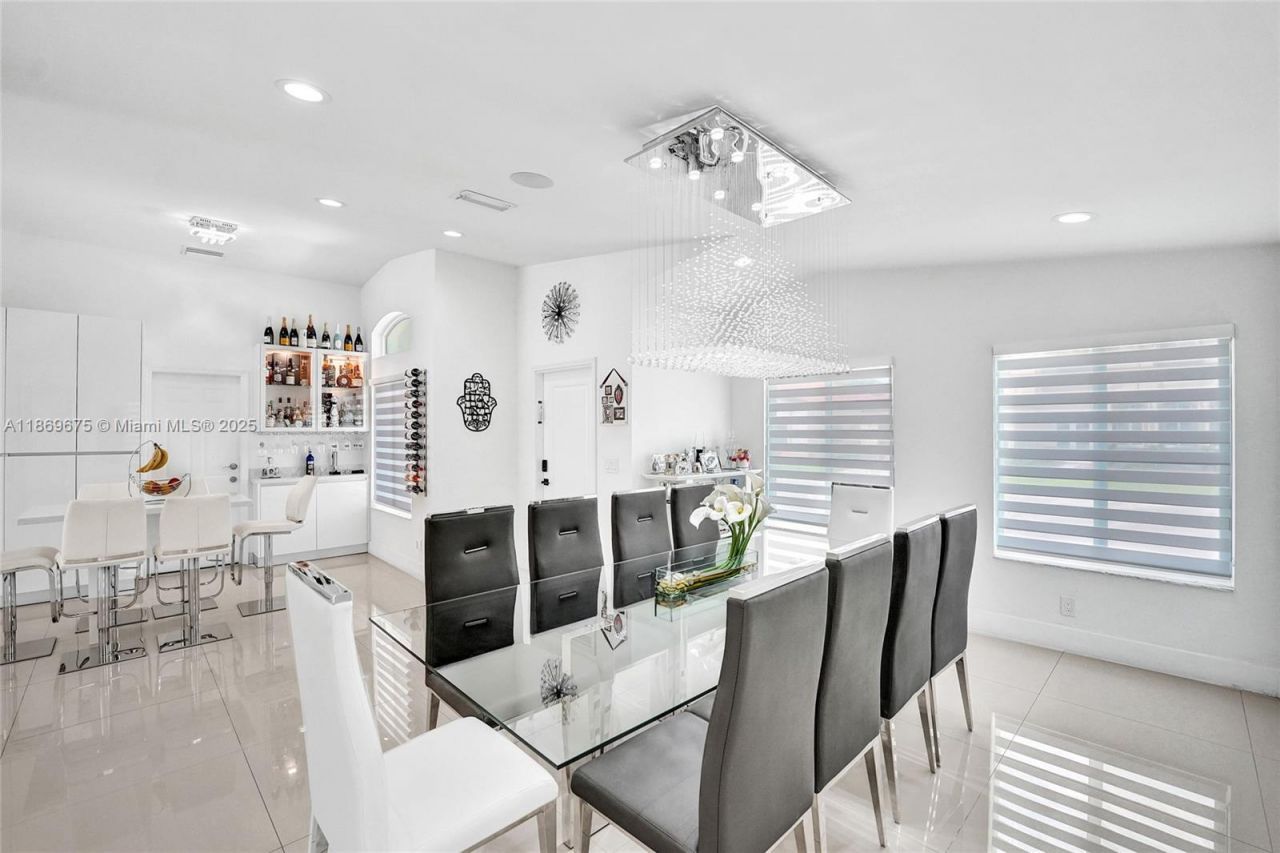 1636 SW 108th Ter, Davie, FL 33324 Photo