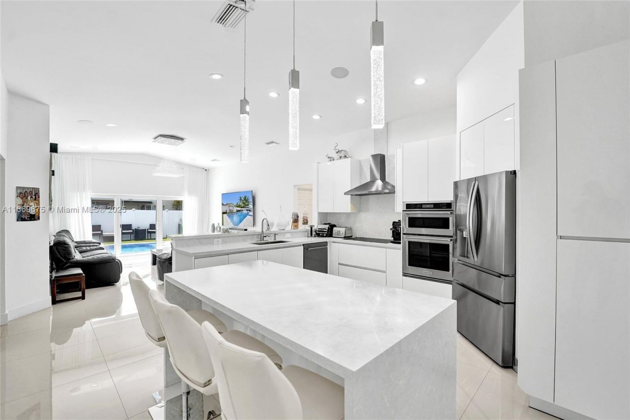 1636 SW 108th Ter, Davie, FL 33324 Photo