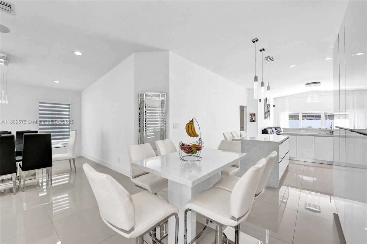 1636 SW 108th Ter, Davie, FL 33324 Photo