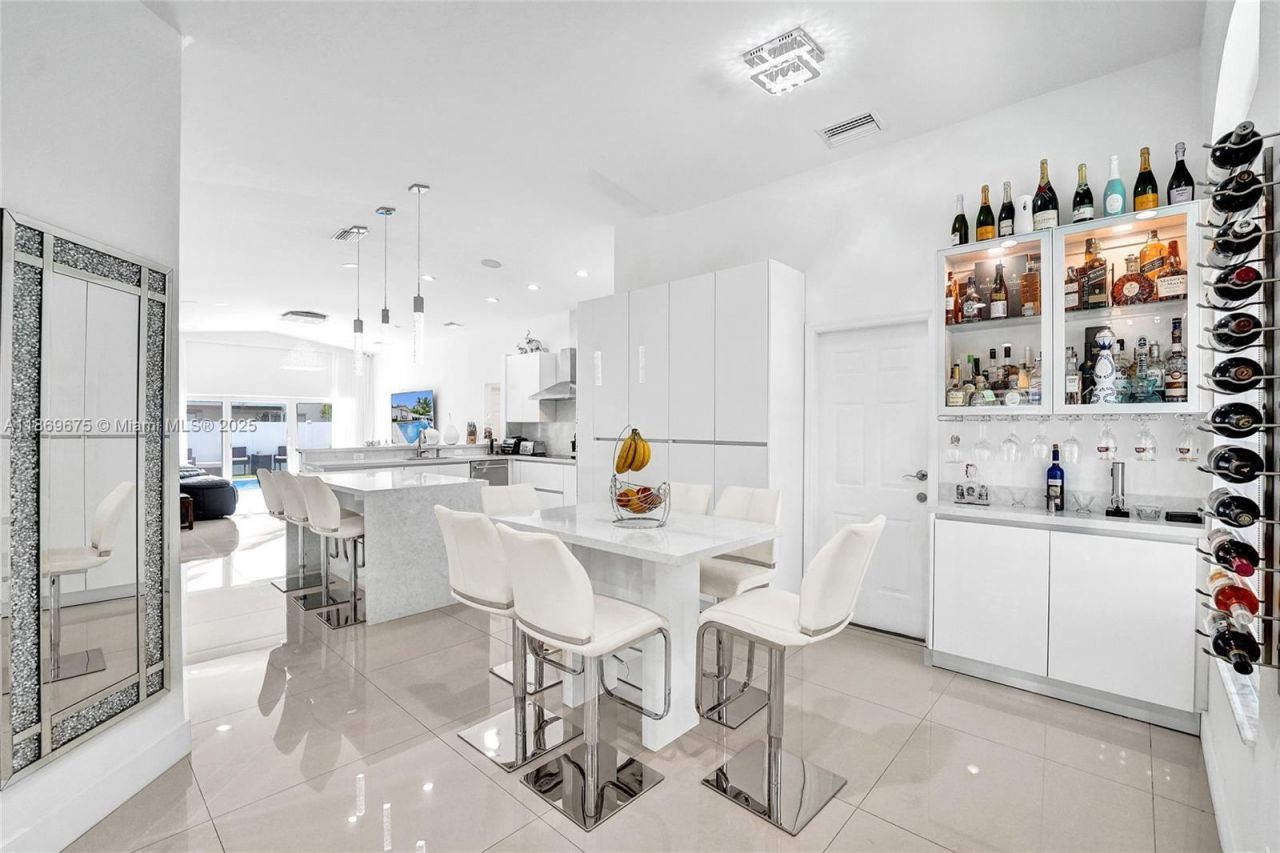 1636 SW 108th Ter, Davie, FL 33324 Photo