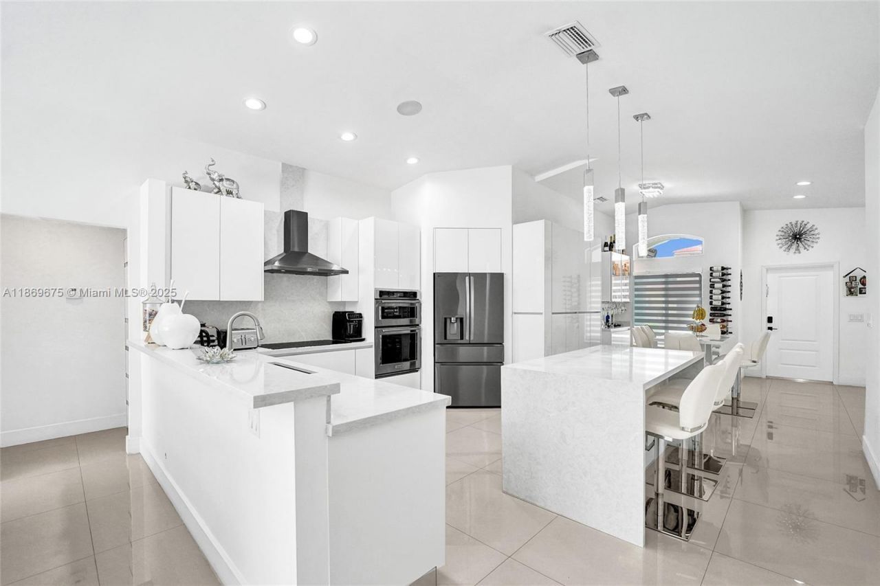 1636 SW 108th Ter, Davie, FL 33324 Photo