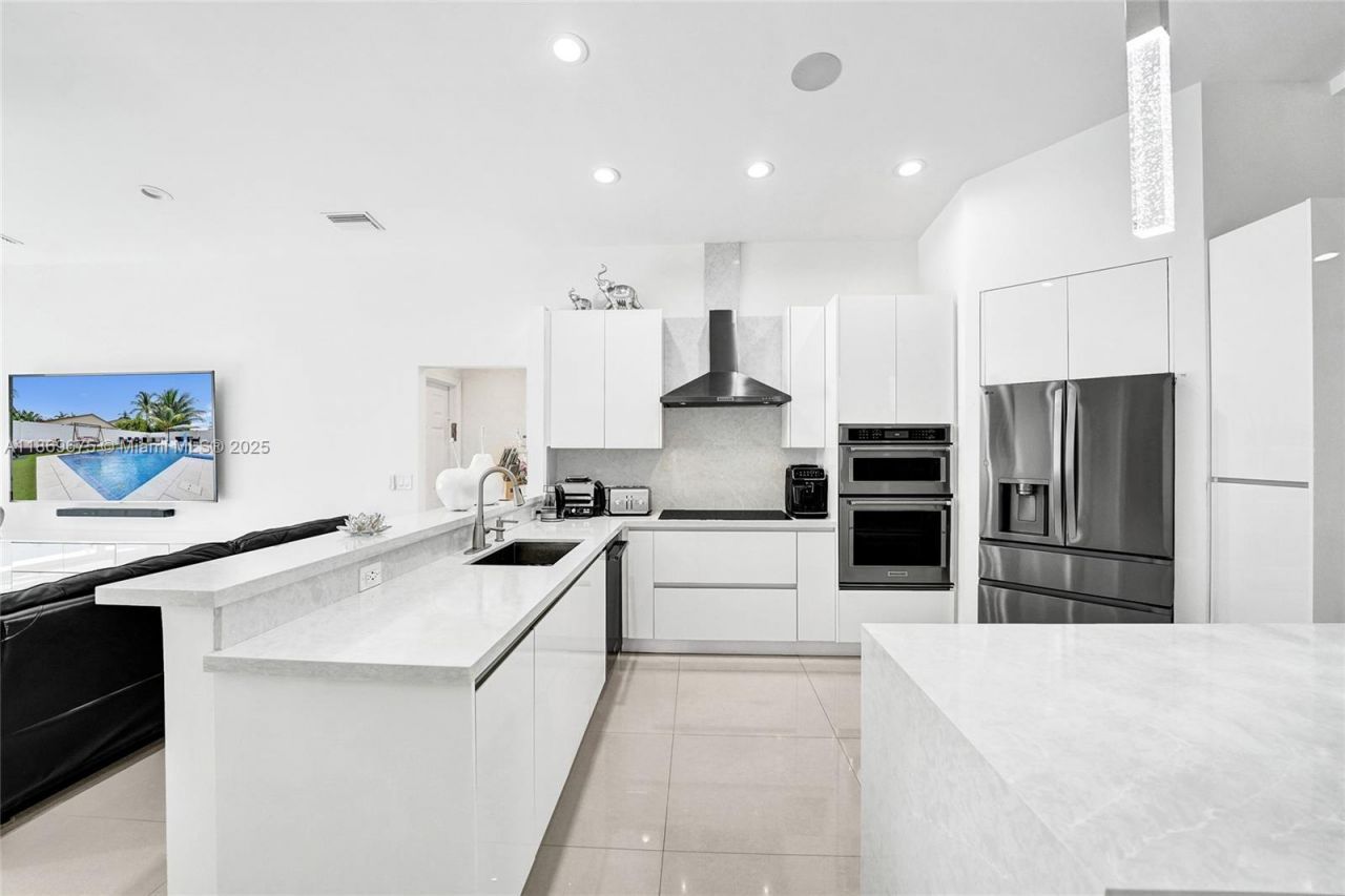 1636 SW 108th Ter, Davie, FL 33324 Photo