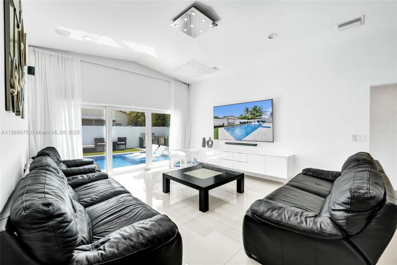 1636 SW 108th Ter, Davie, FL 33324 Photo