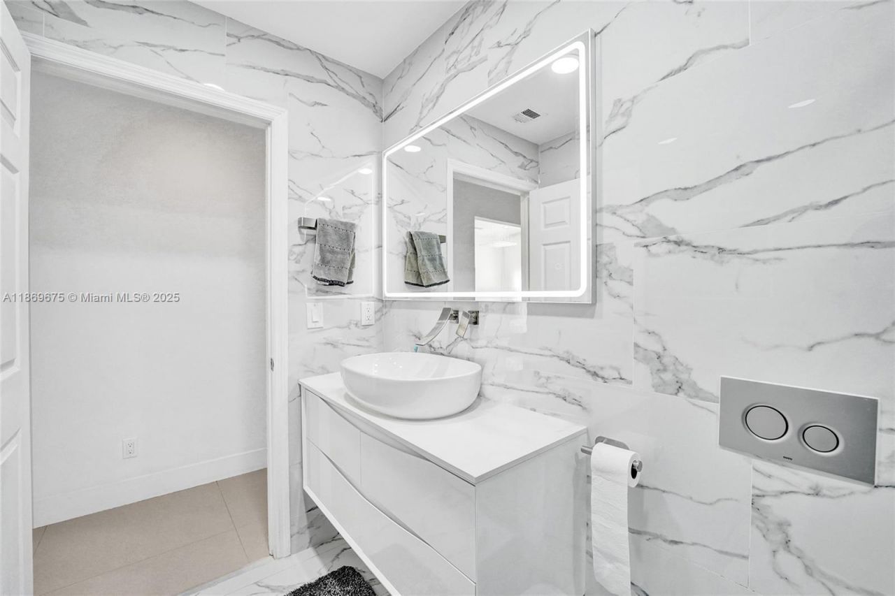 1636 SW 108th Ter, Davie, FL 33324 Photo