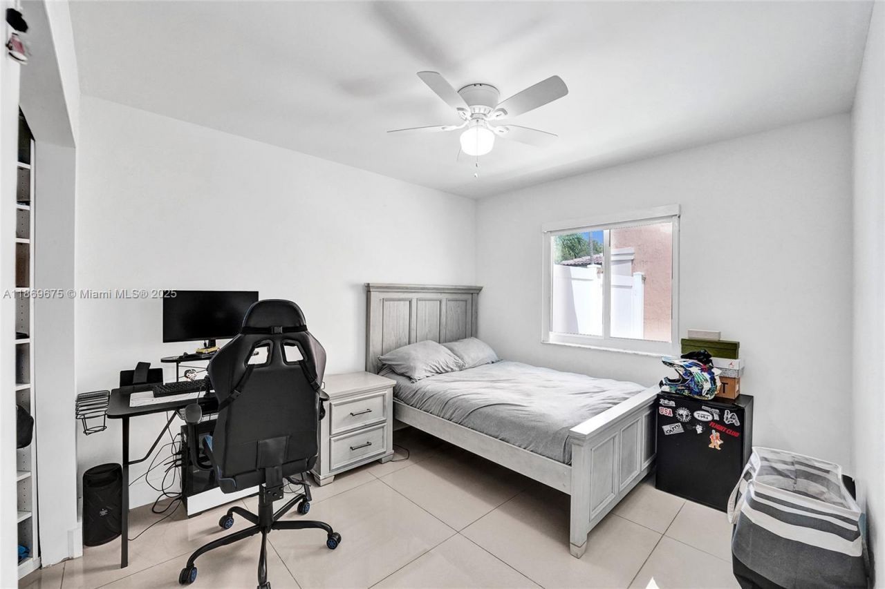 1636 SW 108th Ter, Davie, FL 33324 Photo