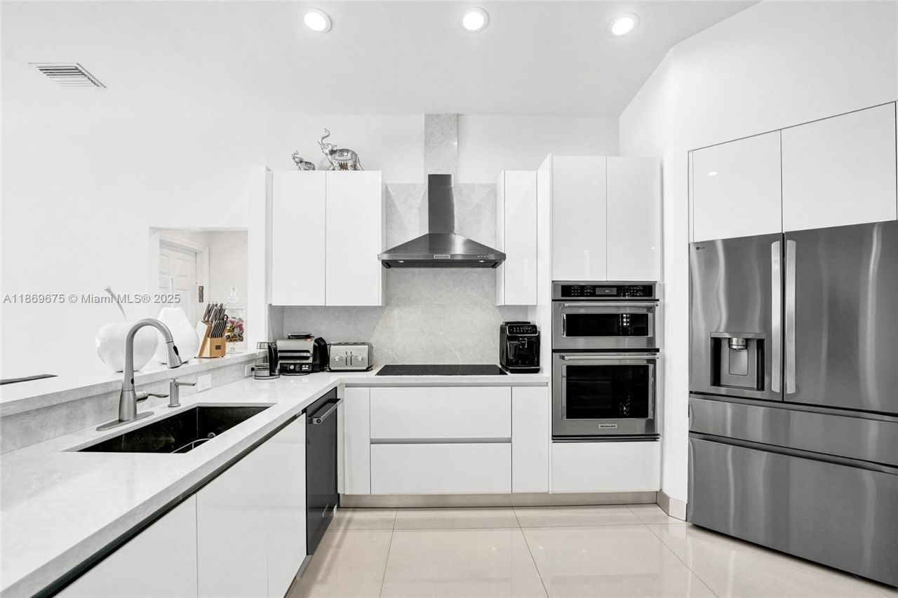 1636 SW 108th Ter, Davie, FL 33324 Photo