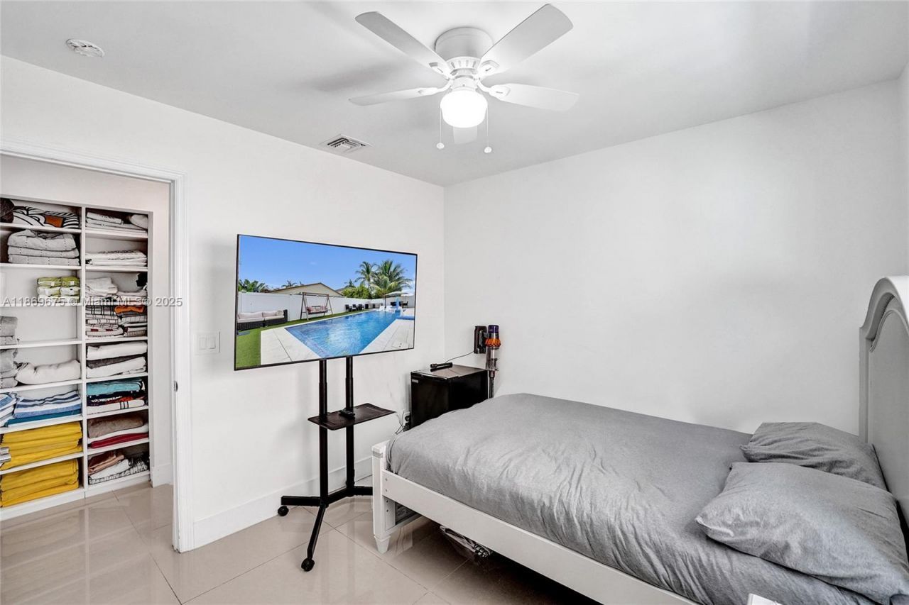 1636 SW 108th Ter, Davie, FL 33324 Photo