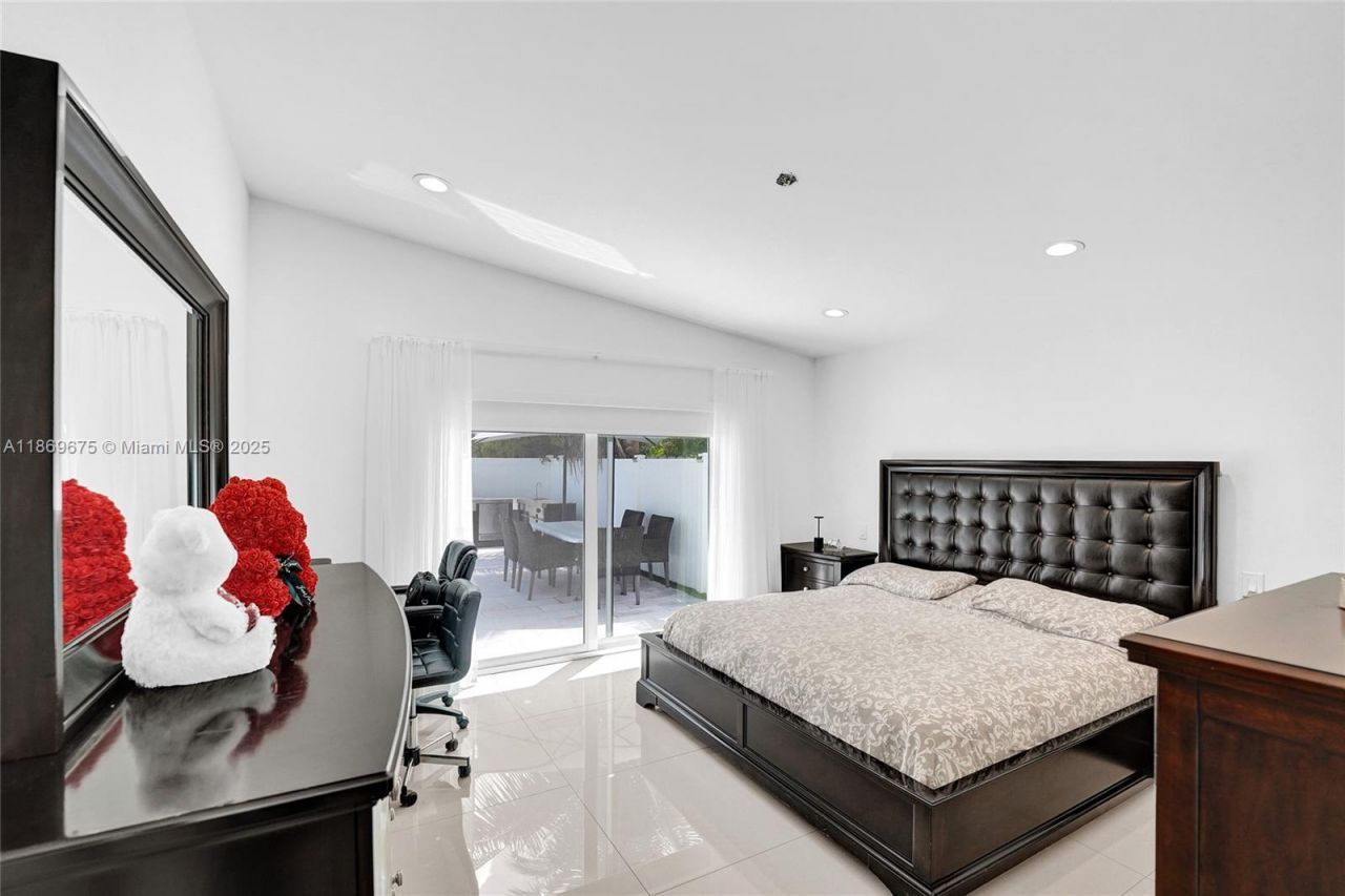 1636 SW 108th Ter, Davie, FL 33324 Photo