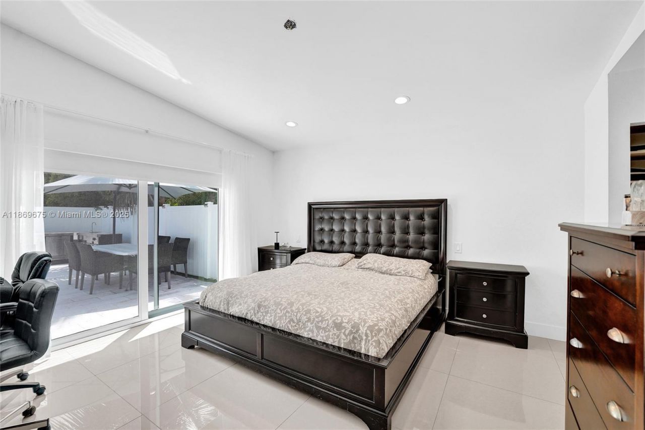 1636 SW 108th Ter, Davie, FL 33324 Photo