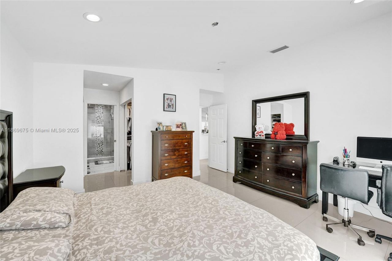 1636 SW 108th Ter, Davie, FL 33324 Photo