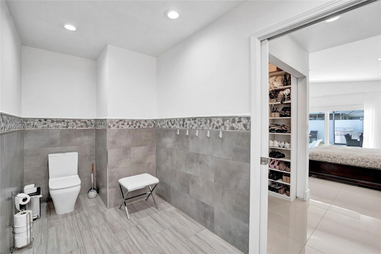 1636 SW 108th Ter, Davie, FL 33324 Photo