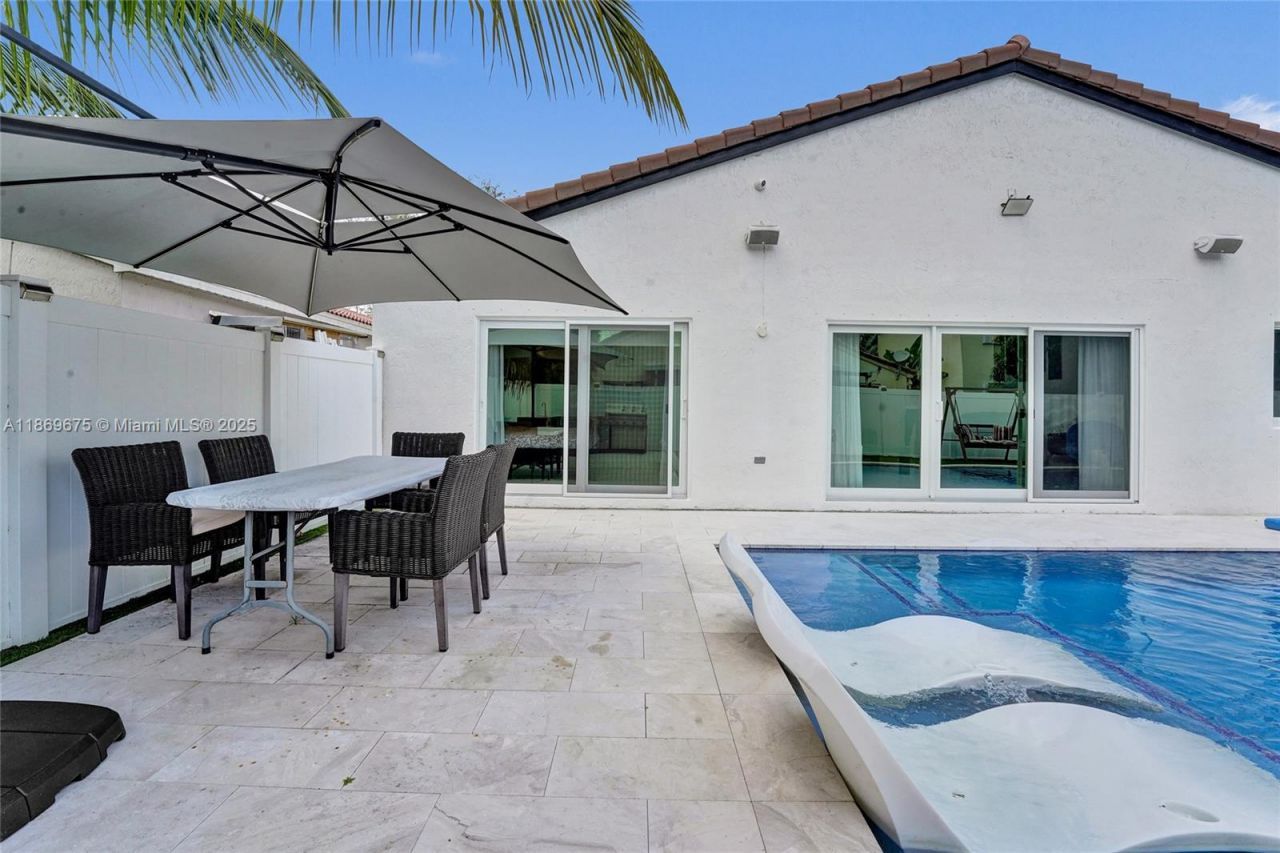 1636 SW 108th Ter, Davie, FL 33324 Photo