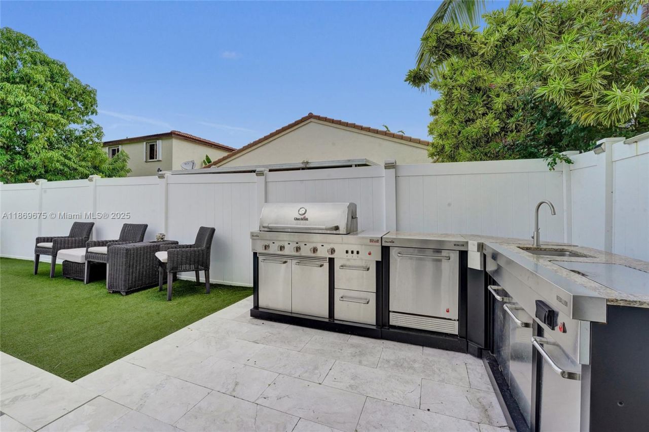 1636 SW 108th Ter, Davie, FL 33324 Photo