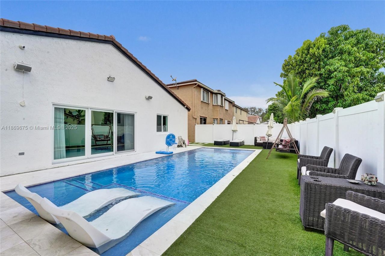 1636 SW 108th Ter, Davie, FL 33324 Photo