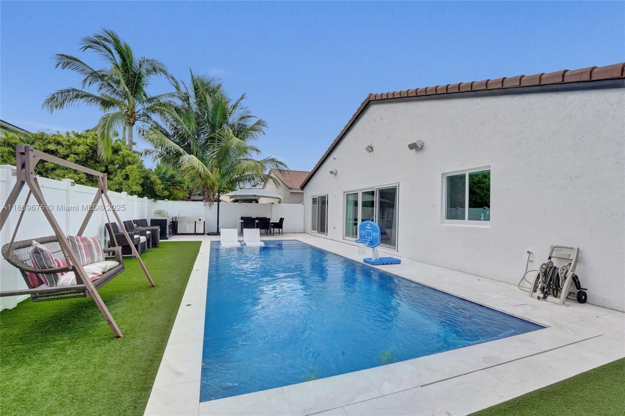 1636 SW 108th Ter, Davie, FL 33324 Photo