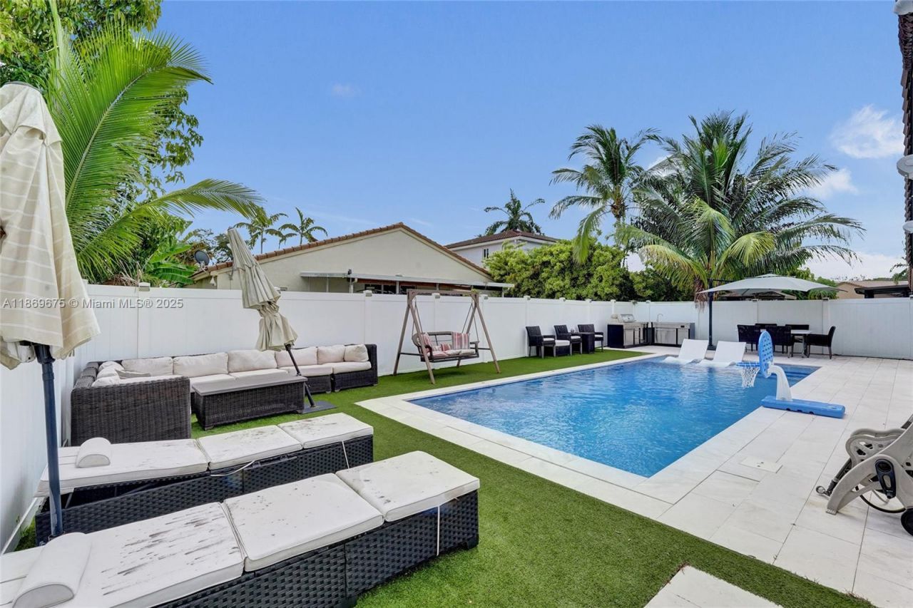 1636 SW 108th Ter, Davie, FL 33324 Photo