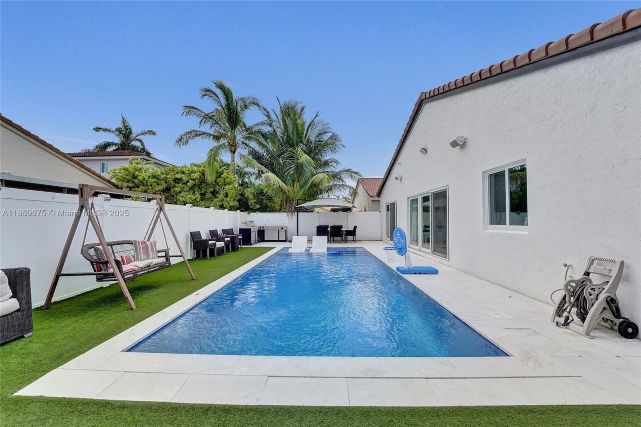 1636 SW 108th Ter, Davie, FL 33324 Photo