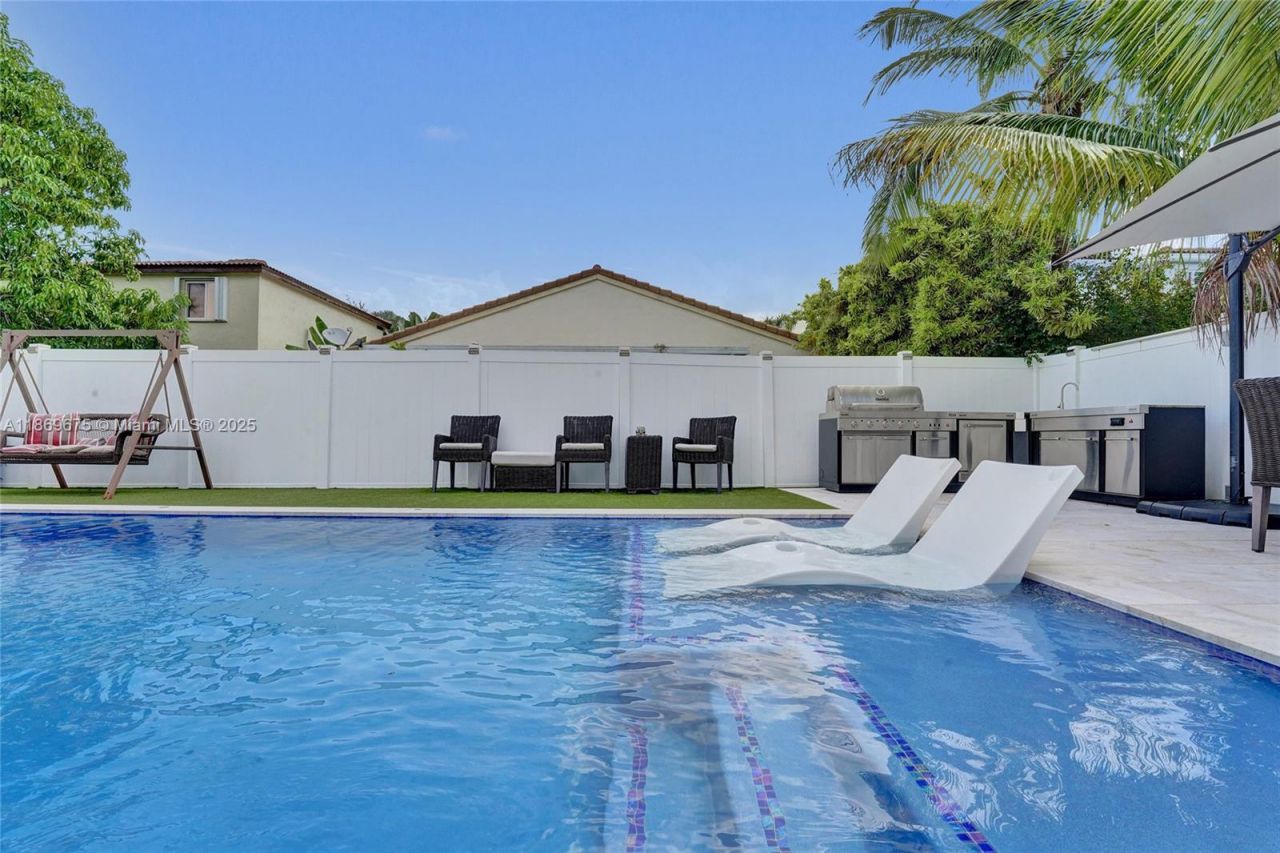 1636 SW 108th Ter, Davie, FL 33324 Photo