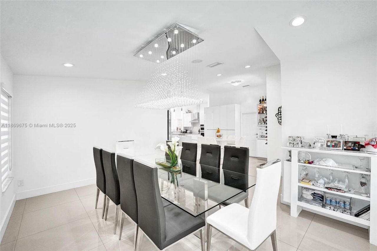 1636 SW 108th Ter, Davie, FL 33324 Photo