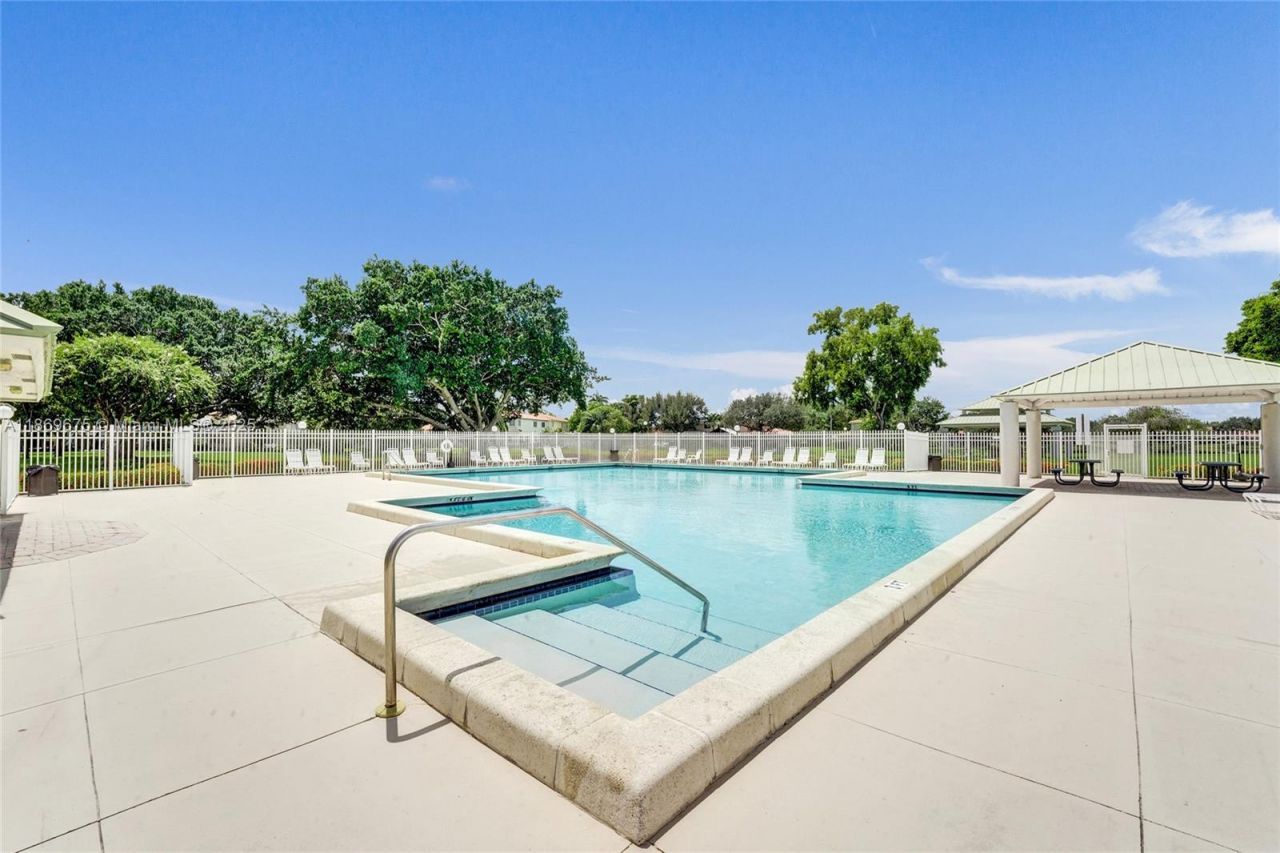 1636 SW 108th Ter, Davie, FL 33324 Photo