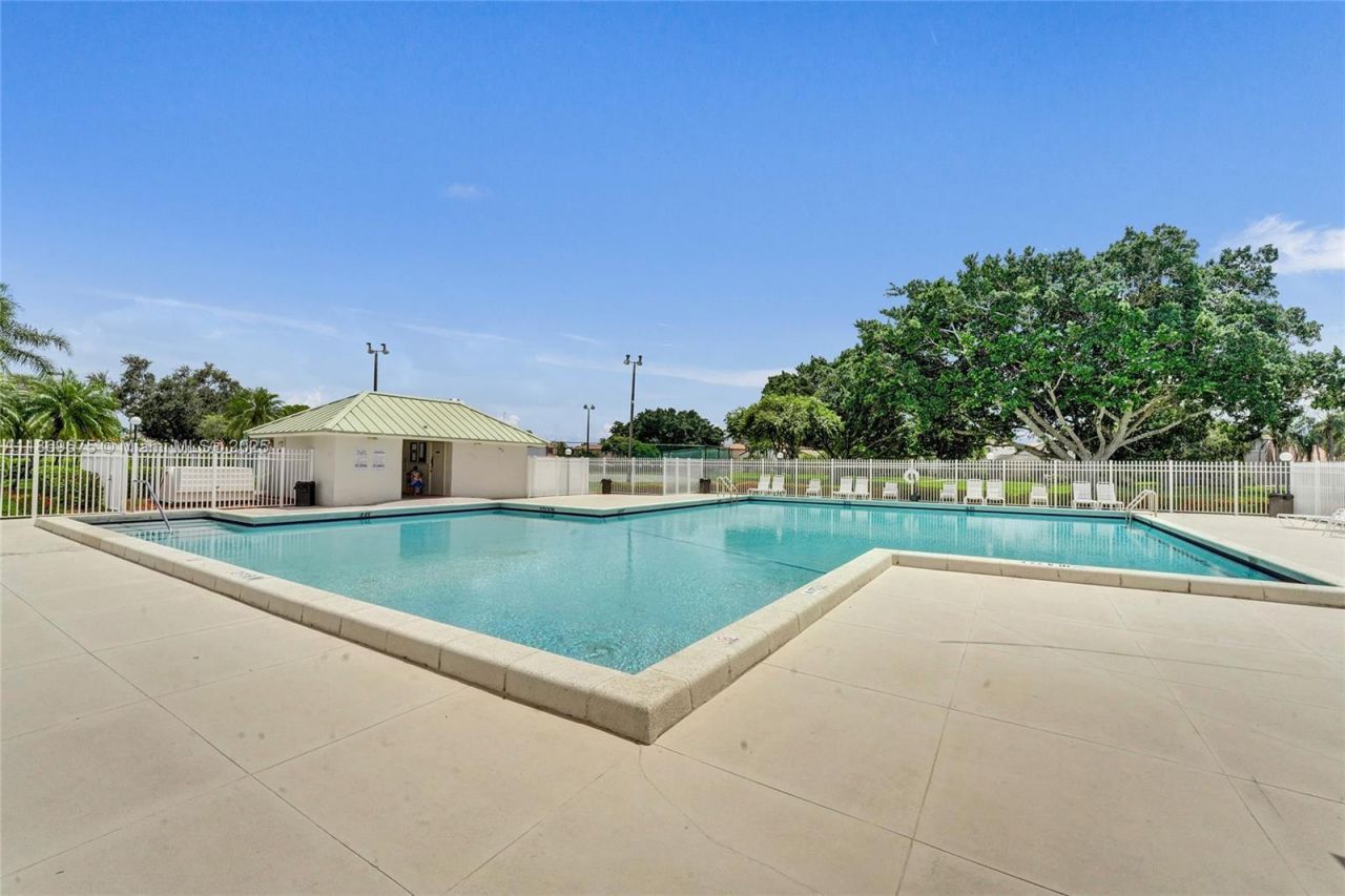 1636 SW 108th Ter, Davie, FL 33324 Photo