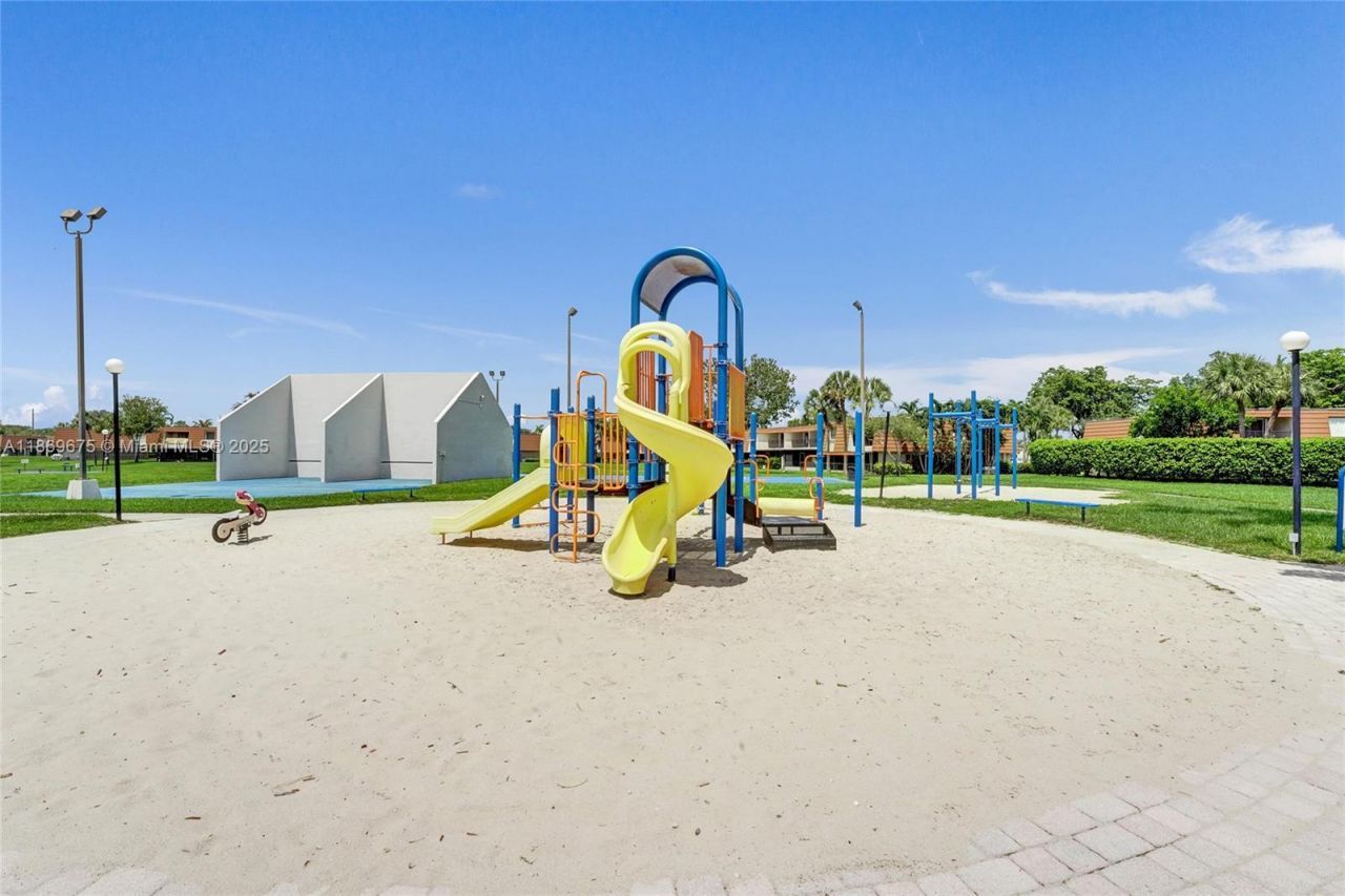 1636 SW 108th Ter, Davie, FL 33324 Photo