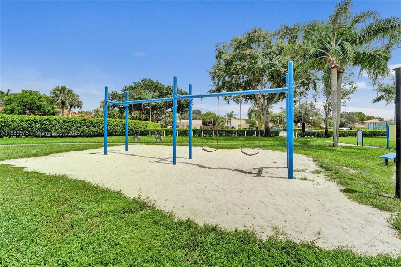 1636 SW 108th Ter, Davie, FL 33324 Photo