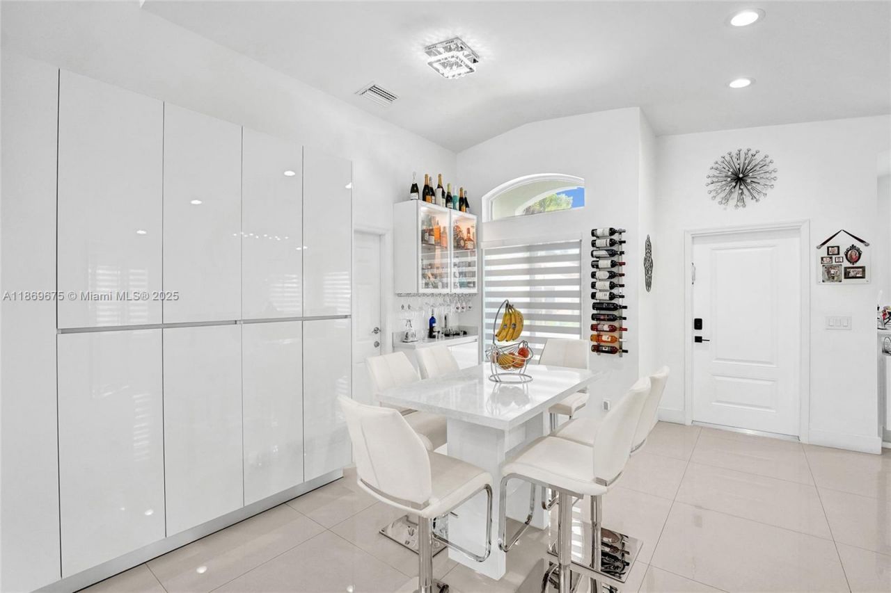 1636 SW 108th Ter, Davie, FL 33324 Photo