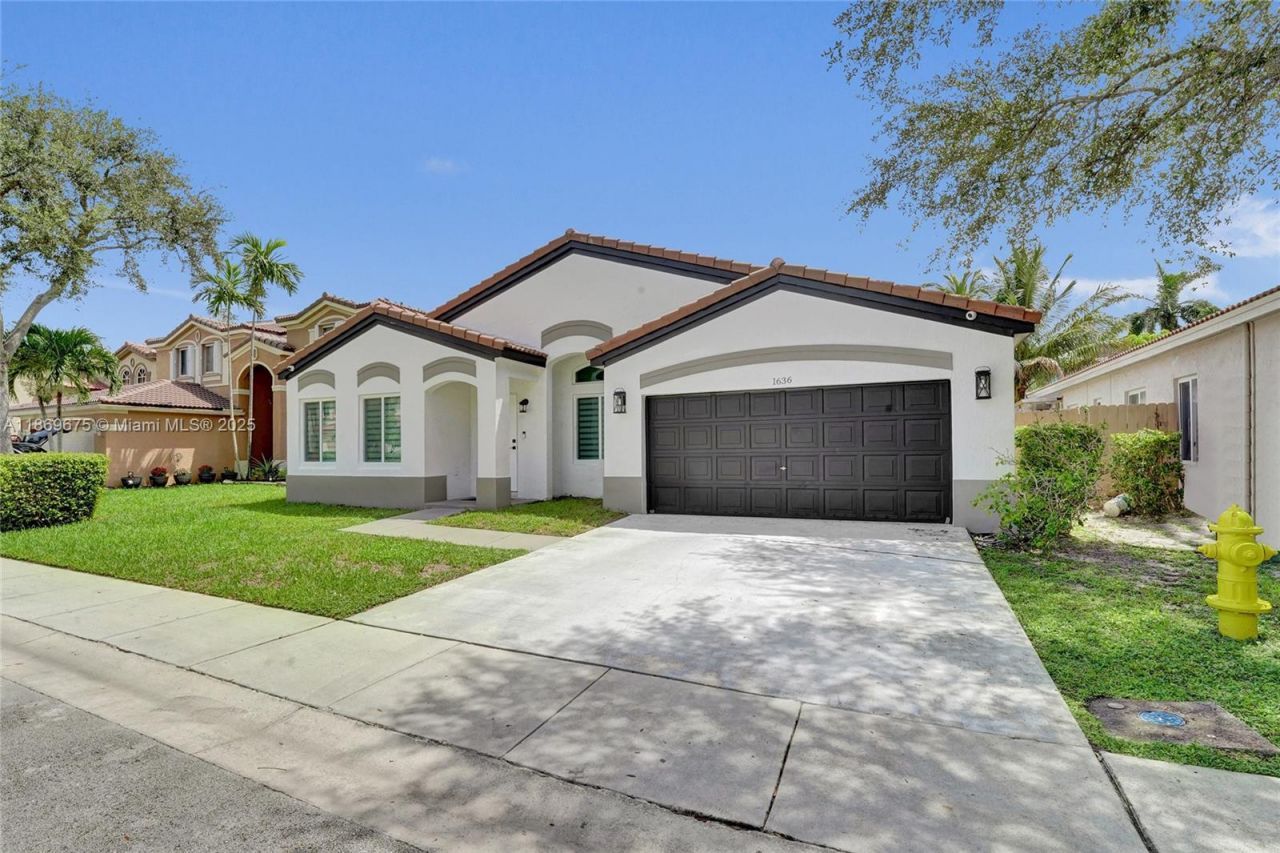 1636 SW 108th Ter, Davie, FL 33324 Photo