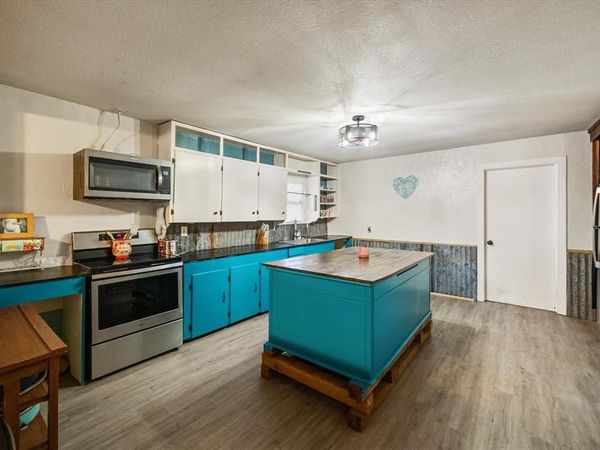 101 S Runnels Avenue, Streetman, TX 75859