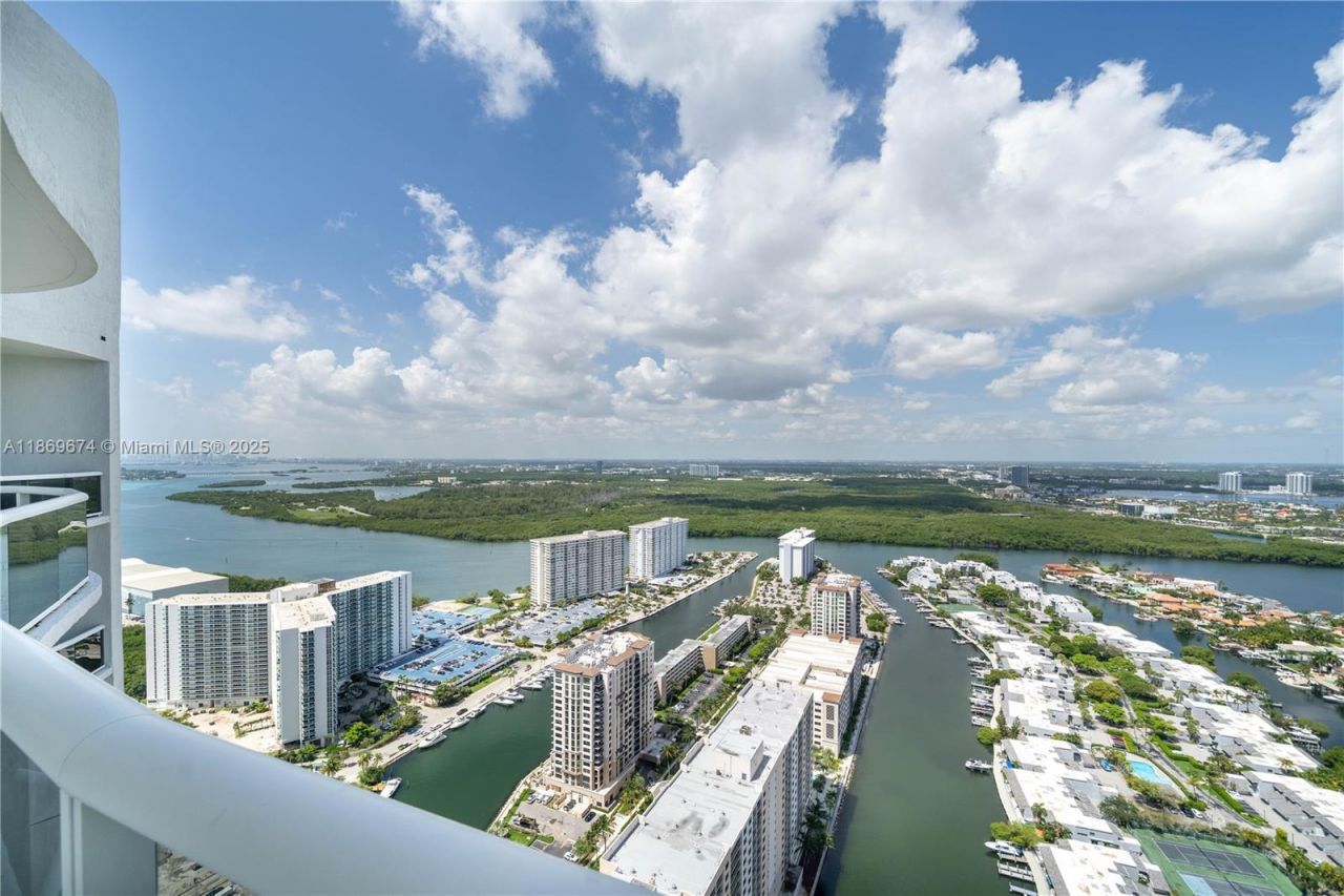 16001 Collins Ave, Unit 4305, Sunny Isles Beach, FL 33160 Photo