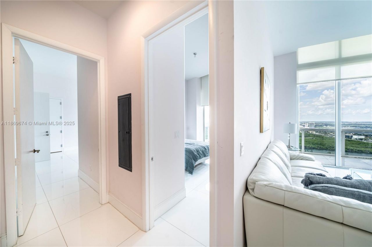 16001 Collins Ave, Unit 4305, Sunny Isles Beach, FL 33160 Photo