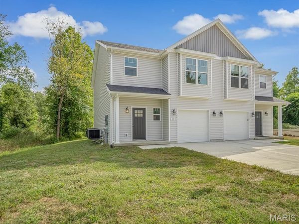 223 Shoreline Dr, O'Fallon, IL 62269