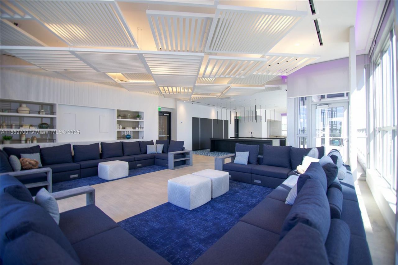 227 NE 2nd St, Unit 1707, Miami, FL 33132 Photo