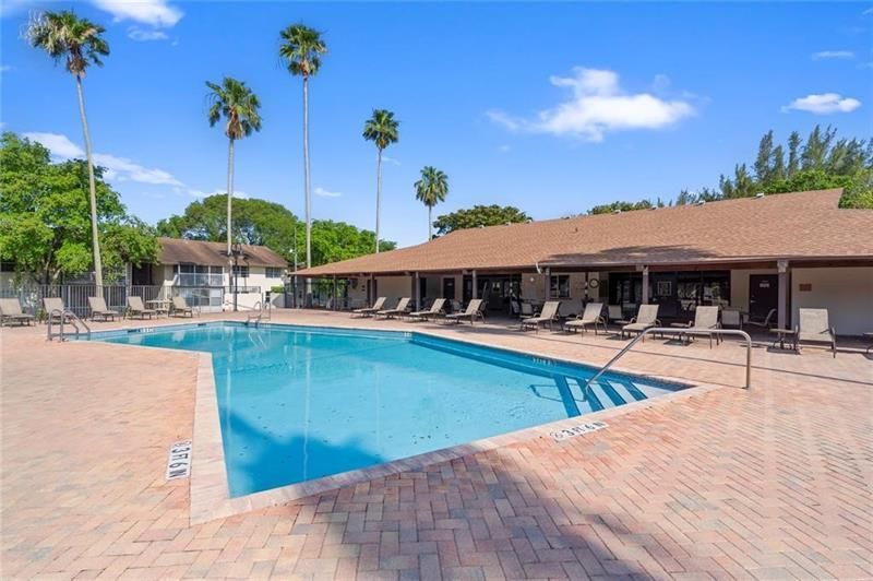 459 N Laurel Drive, Unit 2002, Margate, FL 33063 Photo