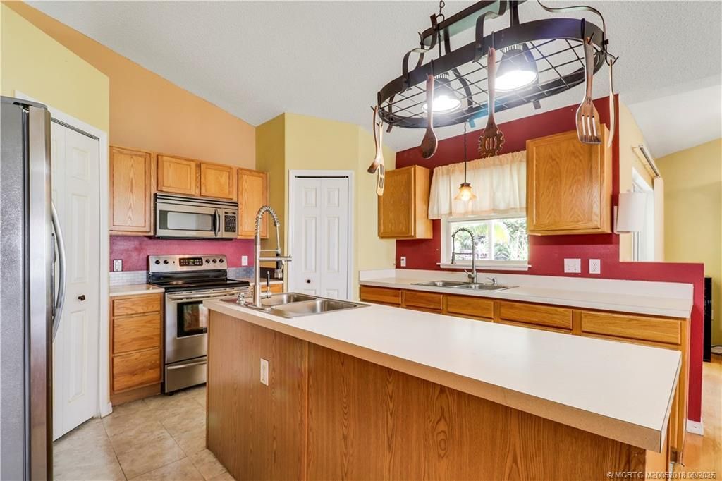 432 NW Raymond Lane, Port Saint Lucie, FL 34983 Photo