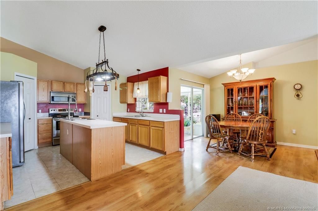 432 NW Raymond Lane, Port Saint Lucie, FL 34983 Photo