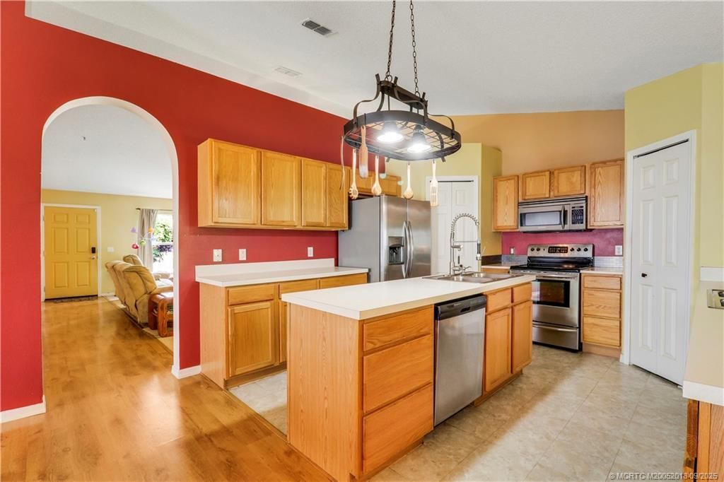 432 NW Raymond Lane, Port Saint Lucie, FL 34983 Photo