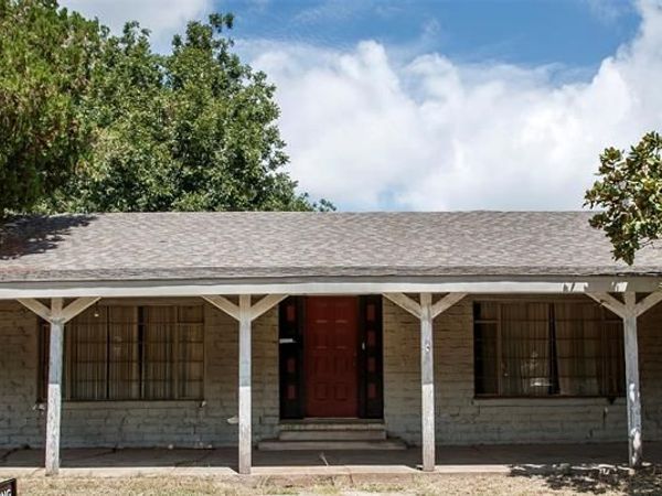 902 W main, Olney, TX 76374