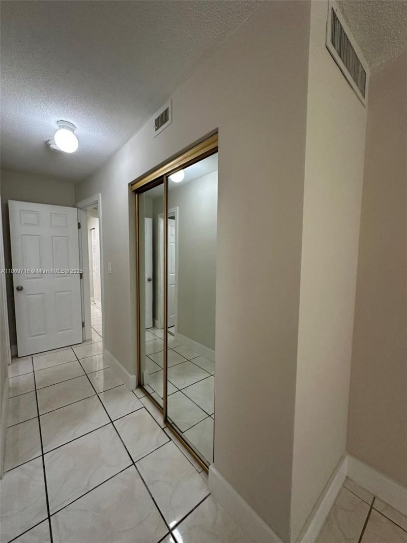 1501 NE 191st St, Unit C108, Miami, FL 33179 Photo