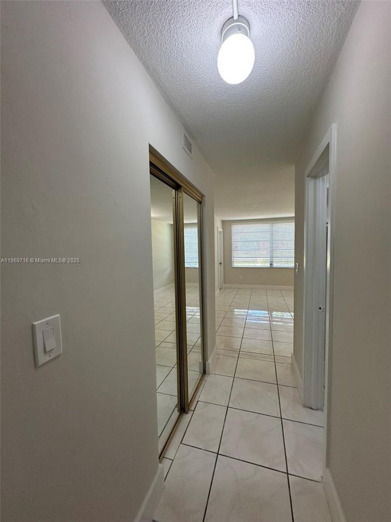 1501 NE 191st St, Unit C108, Miami, FL 33179 Photo
