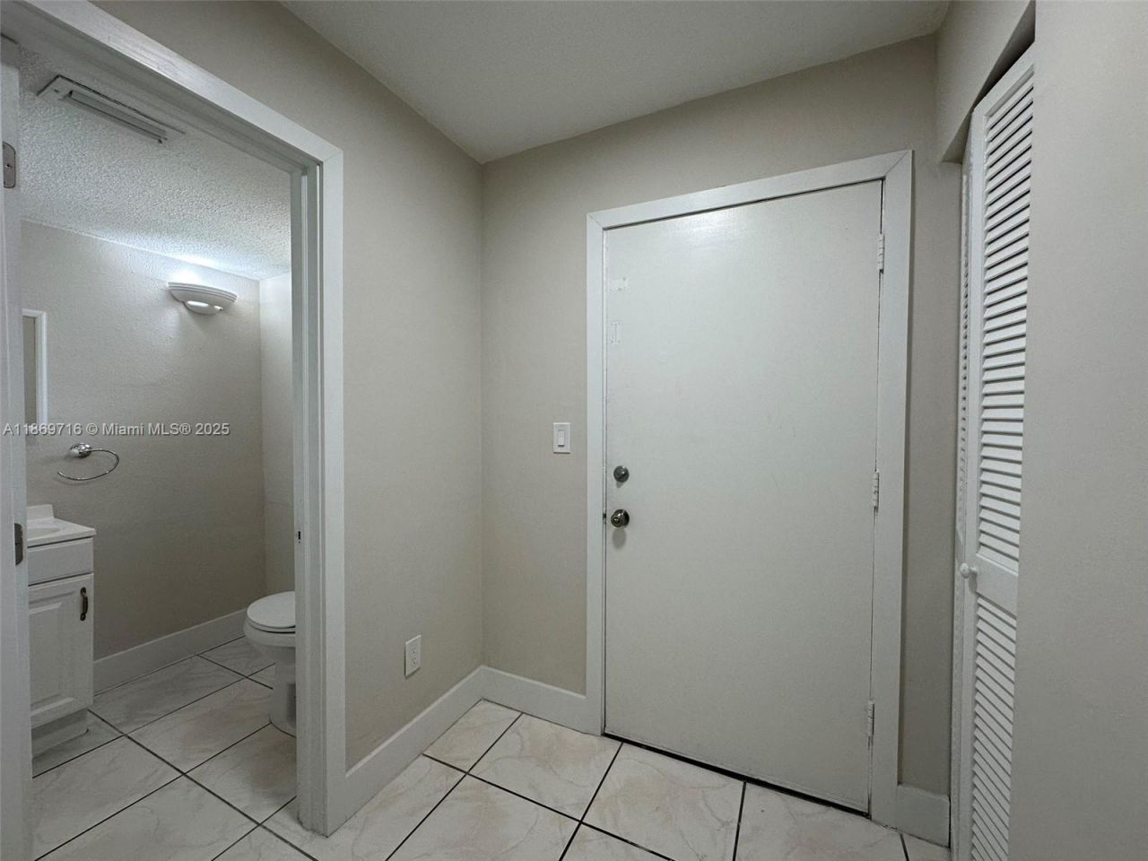 1501 NE 191st St, Unit C108, Miami, FL 33179 Photo