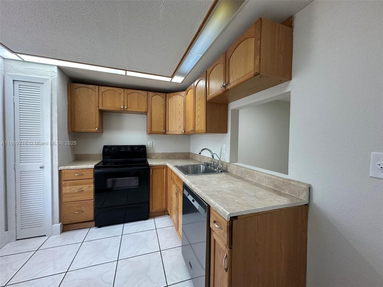 1501 NE 191st St, Unit C108, Miami, FL 33179 Photo