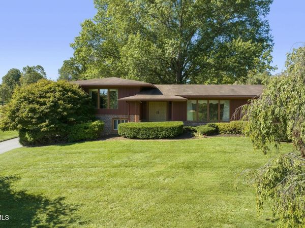 909 Millercrest Drive, Johnson City, TN 37604