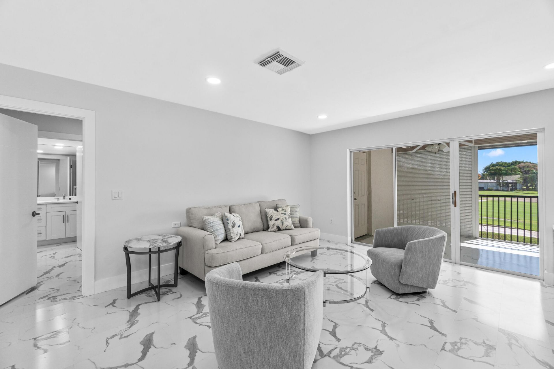 6 Stratford Drive E, Unit D, Boynton Beach, FL 33436 Photo