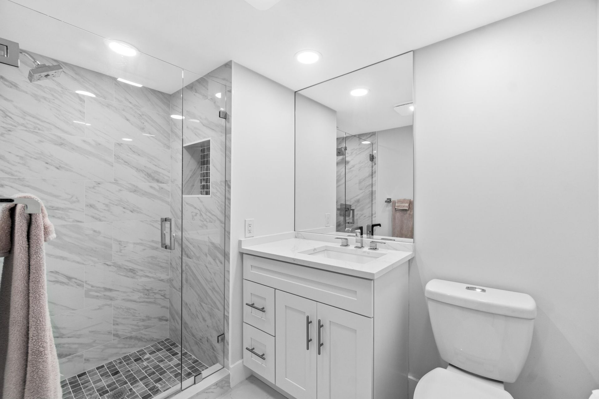 6 Stratford Drive E, Unit D, Boynton Beach, FL 33436 Photo