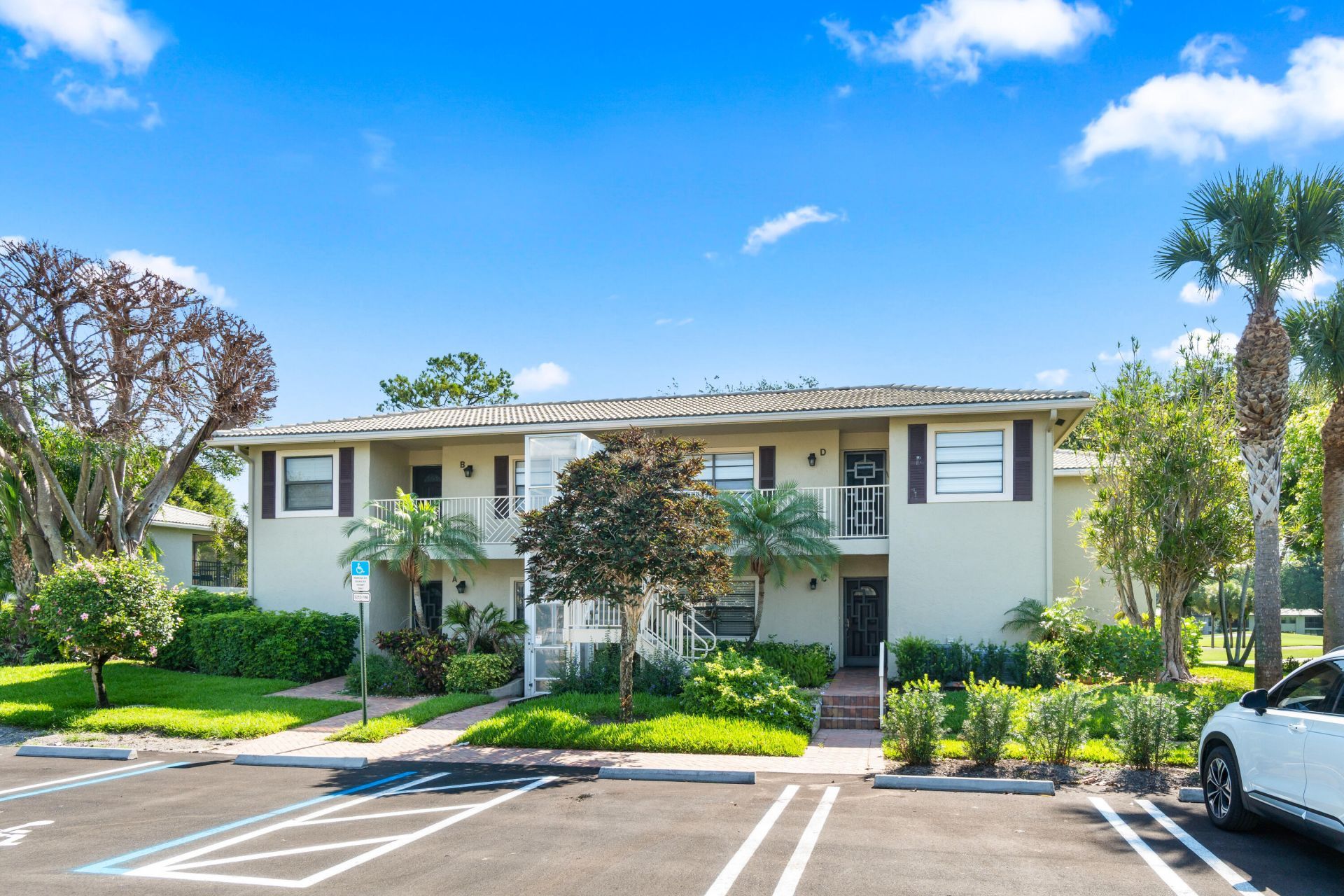 6 Stratford Drive E, Unit D, Boynton Beach, FL 33436 Photo