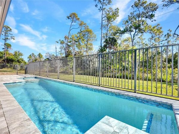 2440 Cambridge WAY, NAPLES, FL 34112